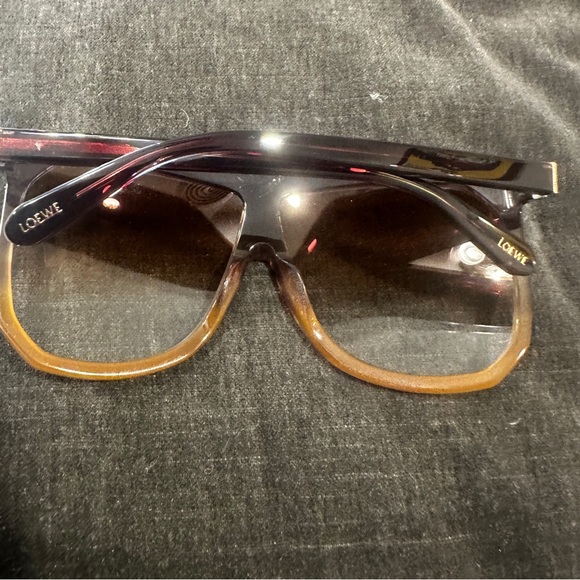 NWT Loewe Women's Lw40001l 63mm Sunglasses case and cleaning cloth reg $465 - Picture 5 of 8